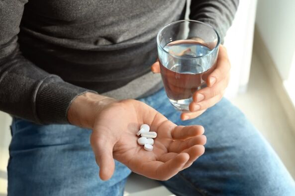 Taking medicine to treat bacterial prostatitis
